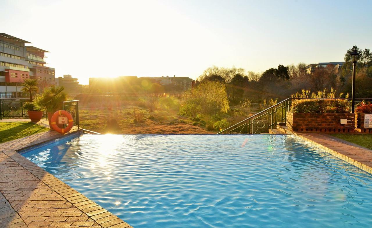 The Centurion Hotel Exterior foto