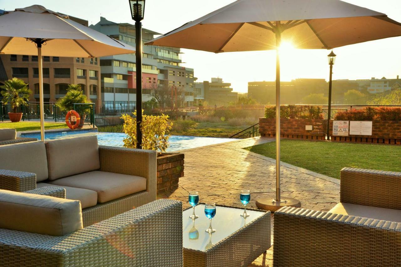 The Centurion Hotel Exterior foto